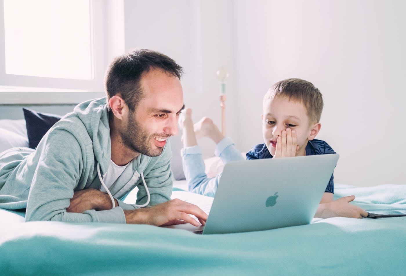 tieng anh danh cho tieu hoc Cùng với hình ảnh minh họa và âm nhạc vui nhộn, các phần mềm giúp học sinh cảm thấy hào hứng trong quá trình học tập
