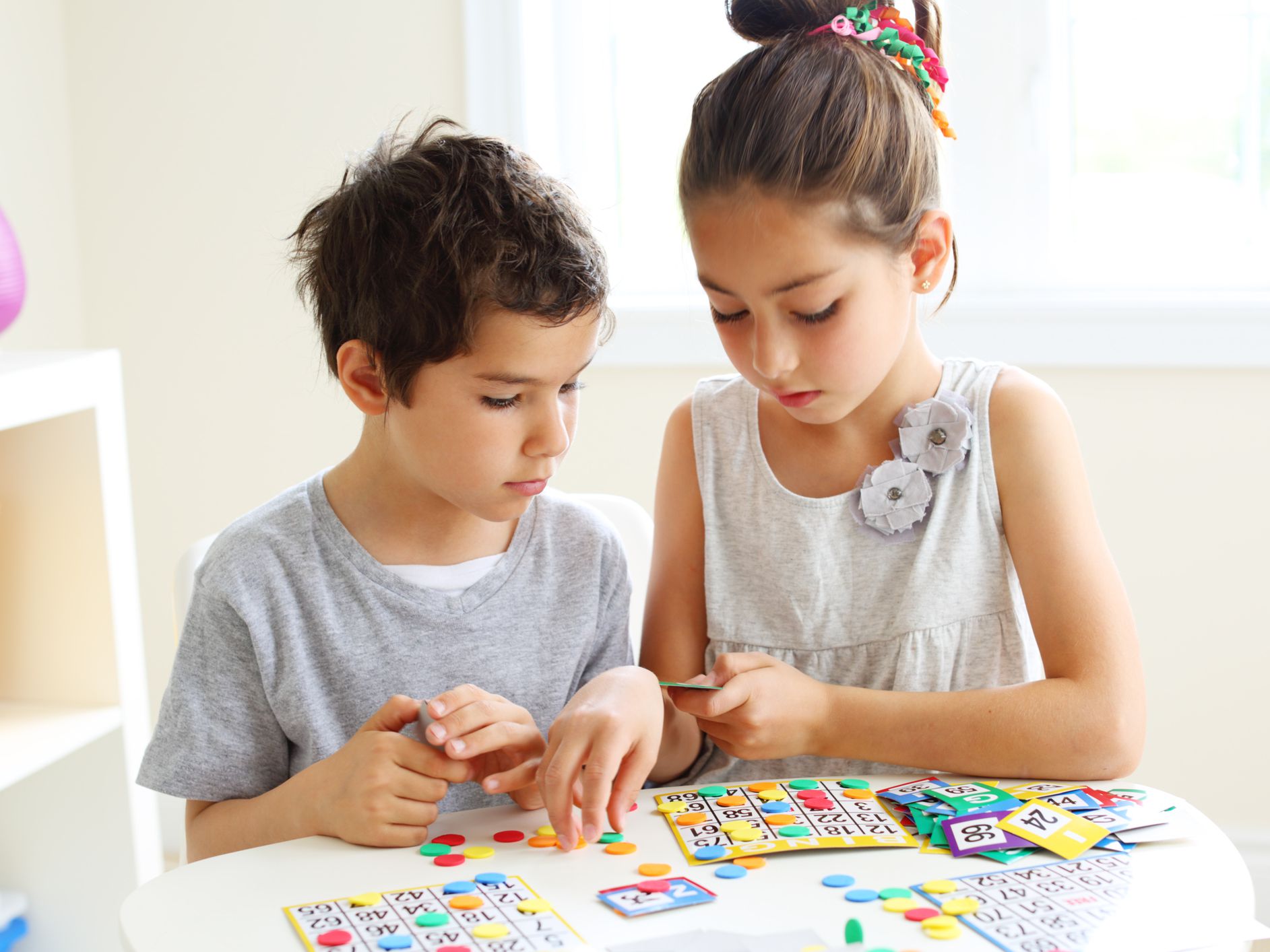 Hãy tự tạo các bảng Bingo và chơi đùa cùng con trẻ sau giờ học 