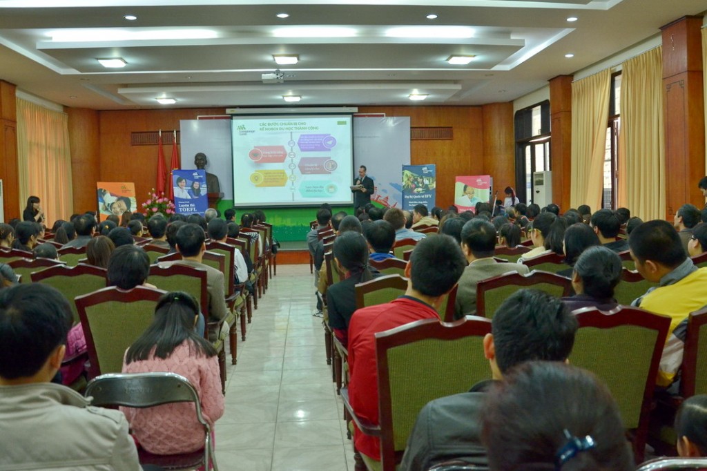 language link 1 - Buổi hội thảo thu hút sự tham gia đông đảo của phụ huynh và học sinh